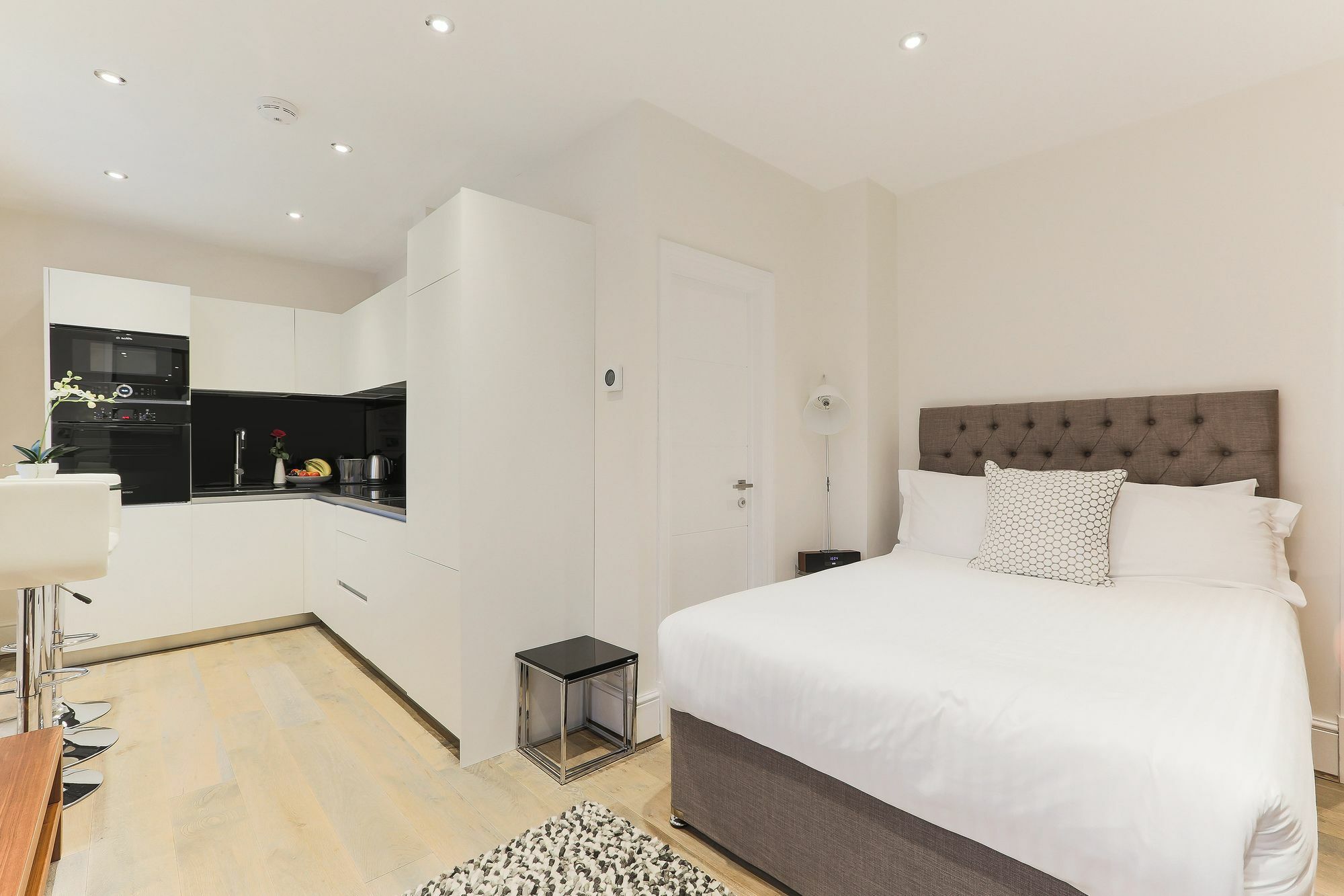 Leicester Square One Лондон Екстериор снимка